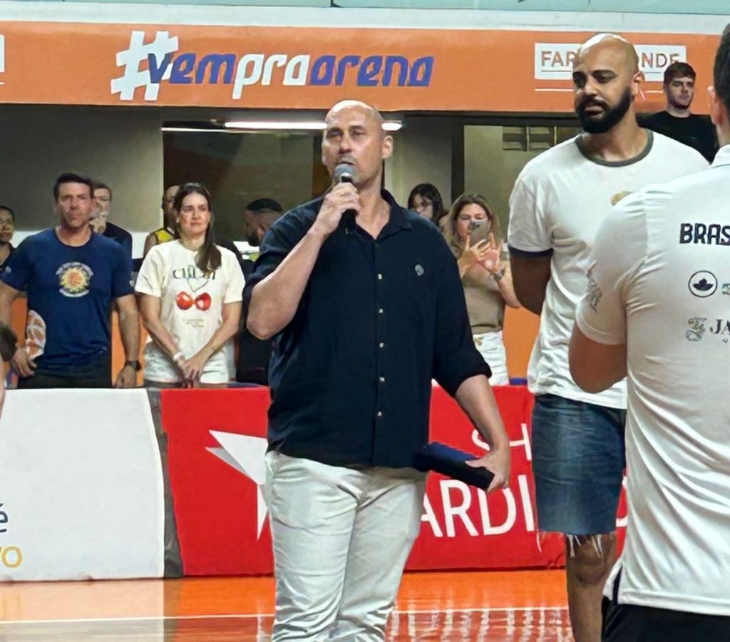 Embalou! São José vence a 3ª seguida no NBB em noite de homenagem ao ídolo Fúlvio