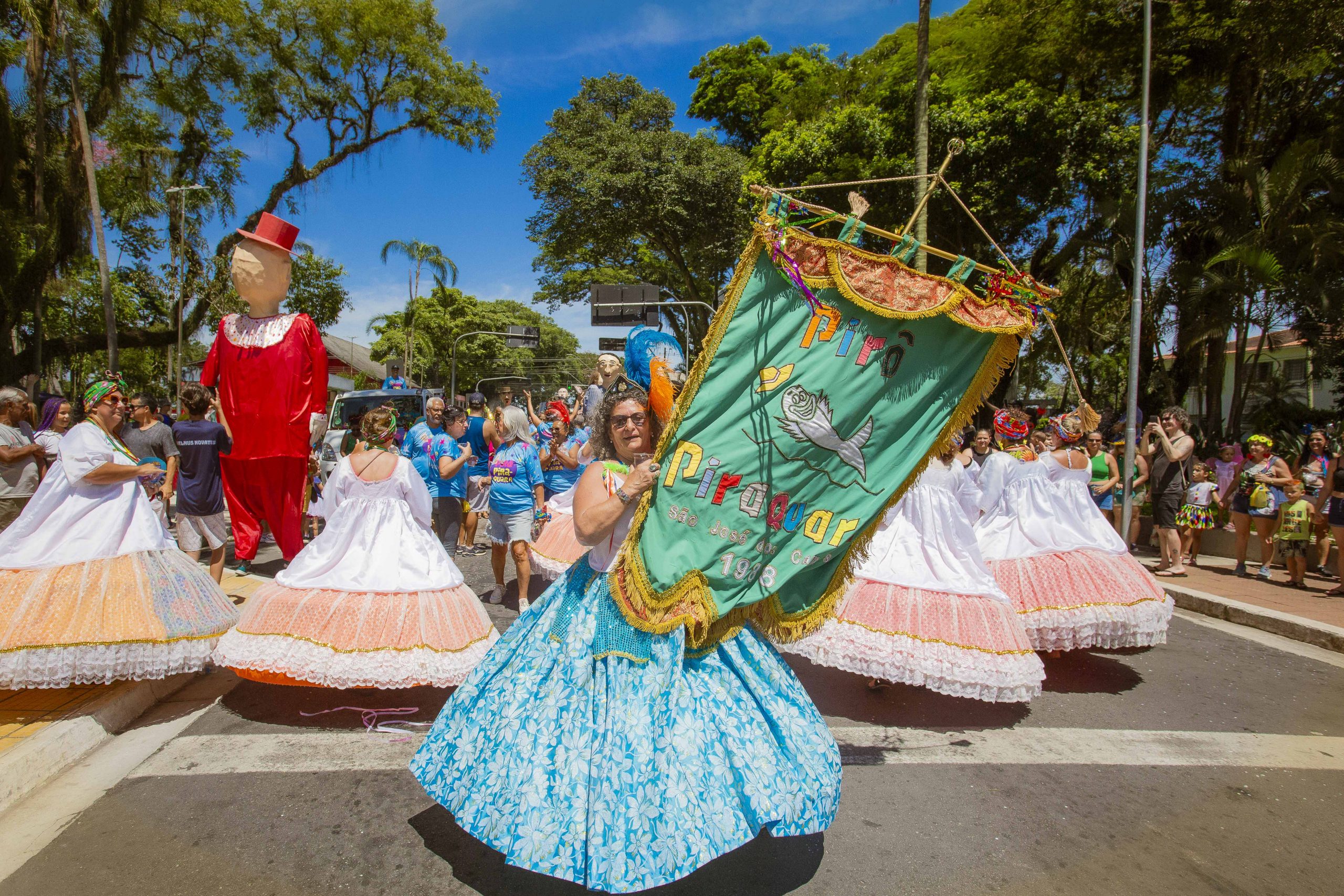 Bloco Pirô Piraquara abre Carnaval em São José dos Campos