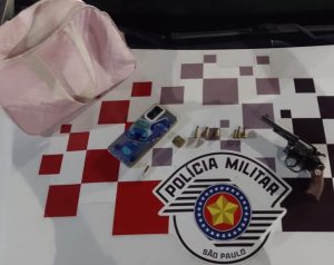 Após fazer ameaças, mulher é presa por porte ilegal de arma!