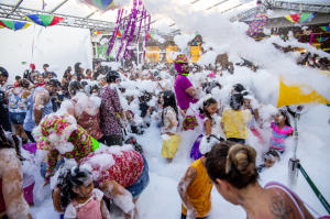 Folia no litoral: shopping de Caraguatatuba recebe evento de carnaval com programação gratuita