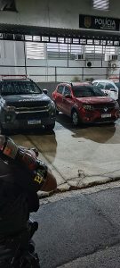 Casal é preso em São José após roubar e fazer reféns em São Lourenço