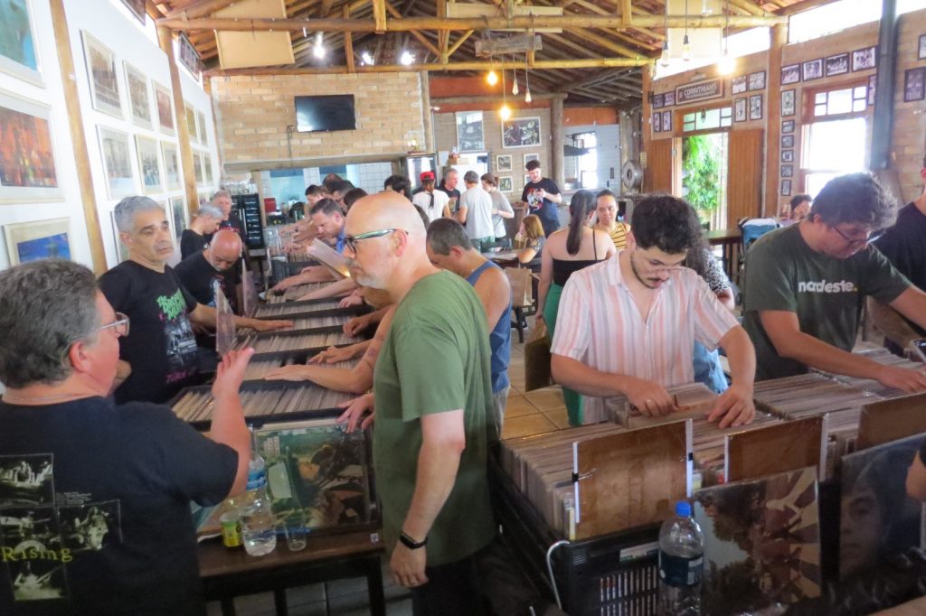 Feira de Vinil em São José dos Campos traz raridades para colecionadores