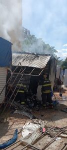 Incêndio em Aparecida mobiliza Bombeiros e assusta comerciantes