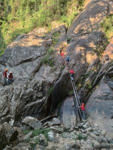 Turista alemão é resgatado na Cachoeira do Veloso, em Ilhabela