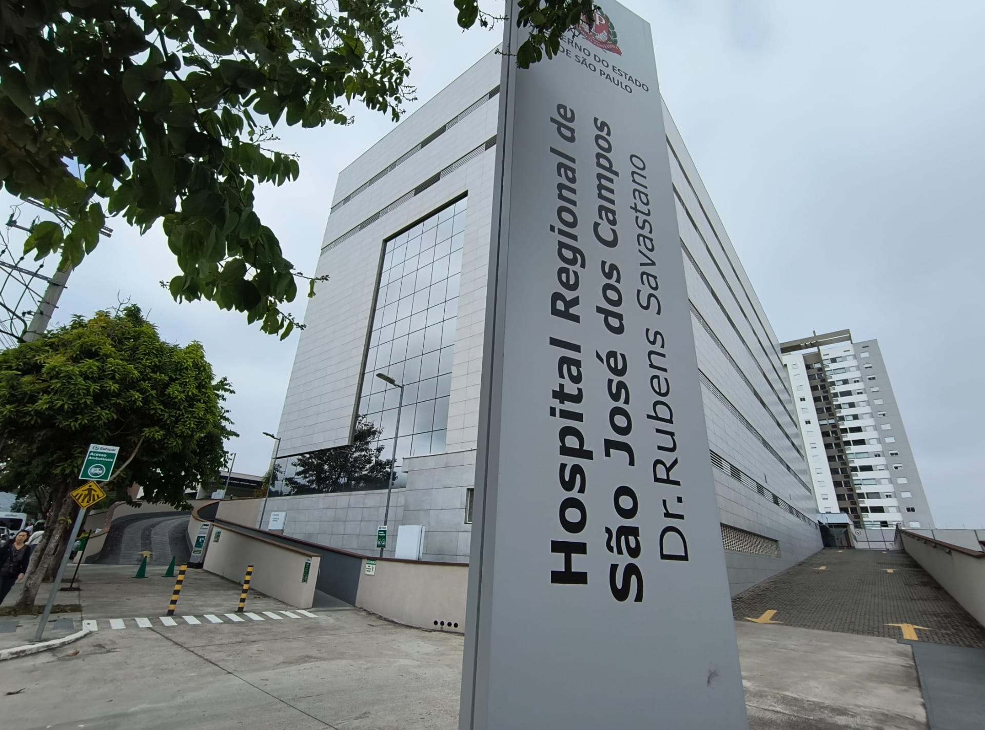 Hospital Regional de São José abre processo seletivo com salários de até R$ 9mil