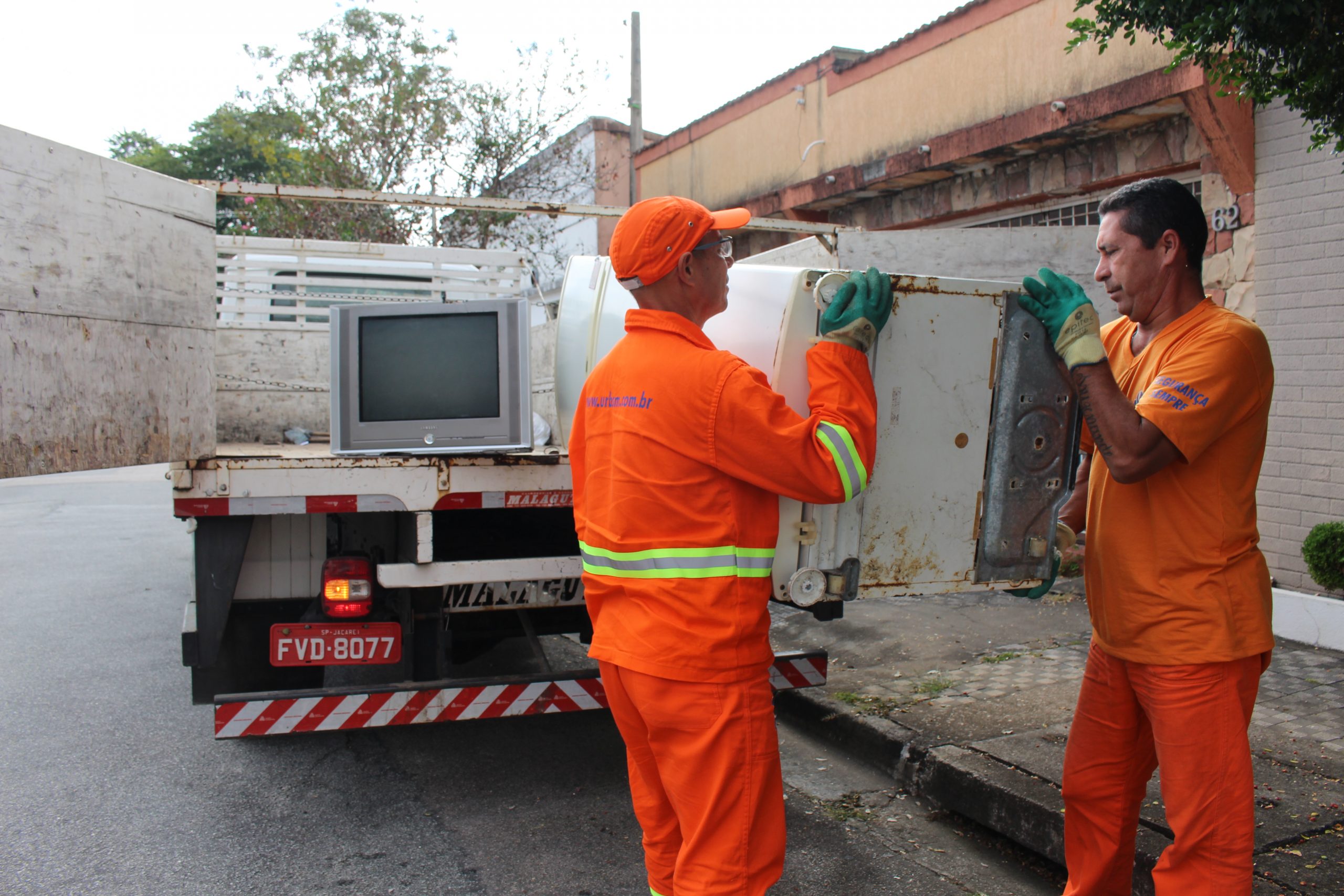  34 toneladas de eletroeletrônicos recolhidos nas residências pela Urbam