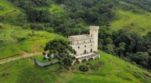 Castelo encanta turistas e visitantes em Lavrinhas