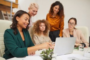 Estudo também revela os recortes sociais das mulheres neste mercado