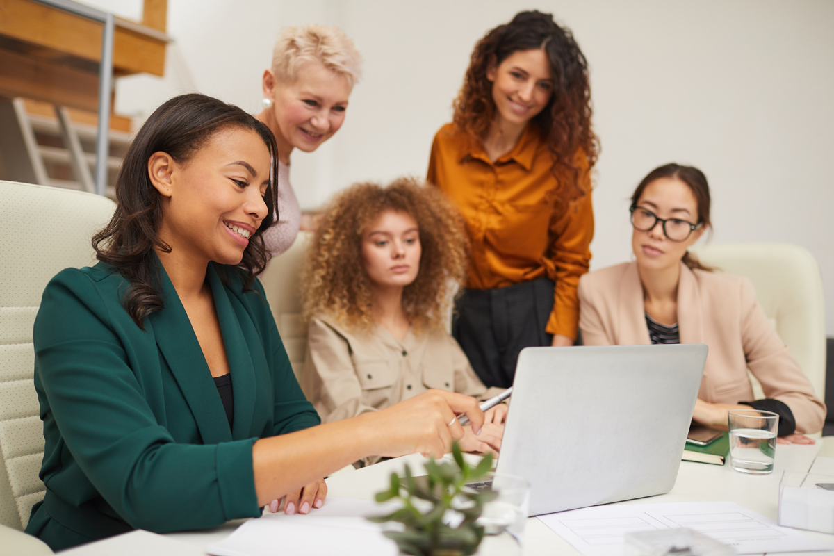 Estudo também revela os recortes sociais das mulheres neste mercado 