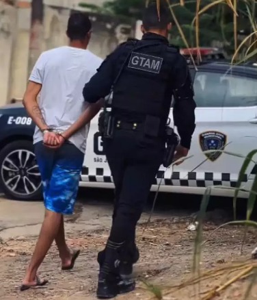 Operação Casa das Drogas' termina com prisão e demolição em São José