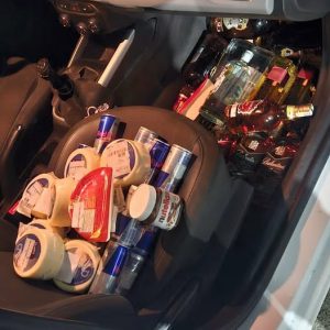Quatro homens são presos por furto de bebidas em supermercado no Urbanova
