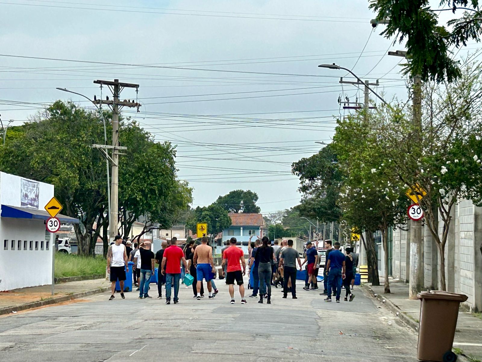 PM realiza simulado de ocorrência com torcedores em São José