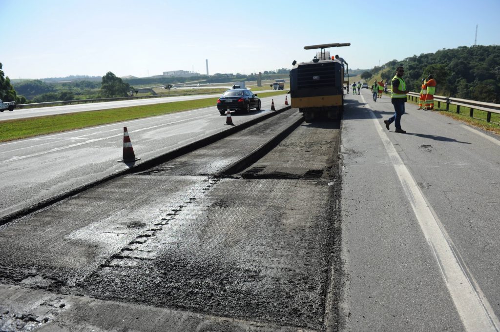 Obras no Corredor Ayrton Senna / Carvalho Pinto de segunda a domingo