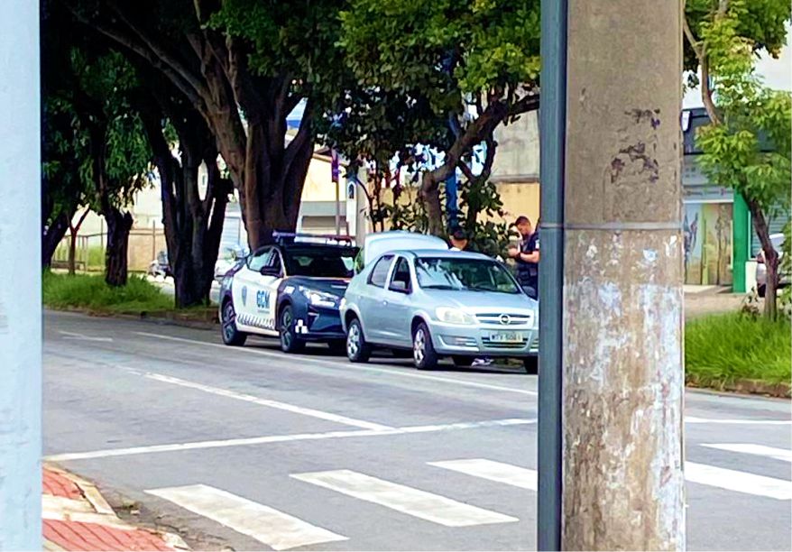 Balão cai em comércio na zona sul de São José dos Campos e caso é registrado pela Guarda Civil Municipal neste sábado, 26.