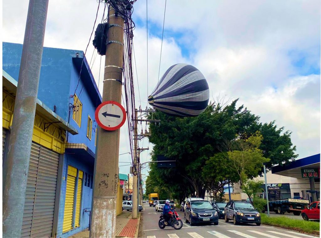 Balão cai em comércio na zona sul de São José dos Campos e caso é registrado pela Guarda Civil Municipal neste sábado, 26.