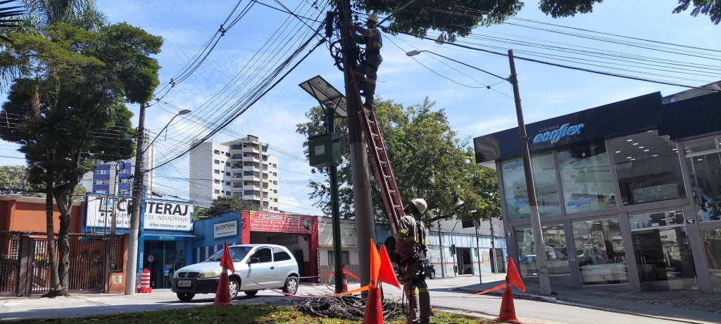 Remoção de cabos avança em São José dos Campos