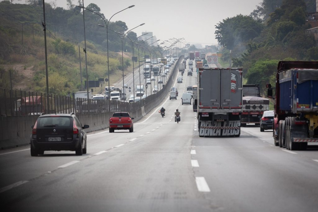 Rodovias paulistas esperam cerca de 3milhões de veículos no feriado