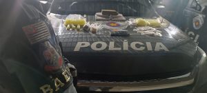 Pai e filho são presos por tráfico de drogas no Frei Galvão
