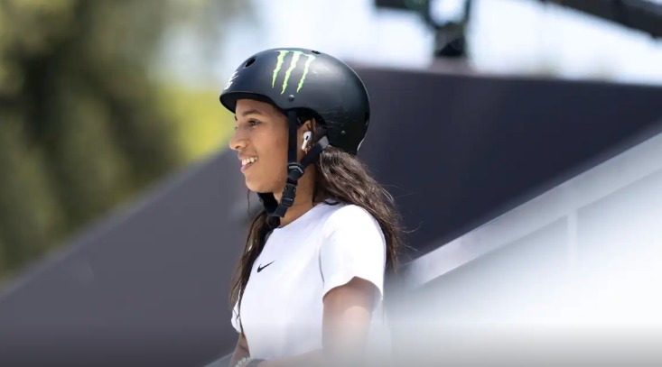 Rayssa Leal brilha e vence na estreia da temporada da SLS em Miami