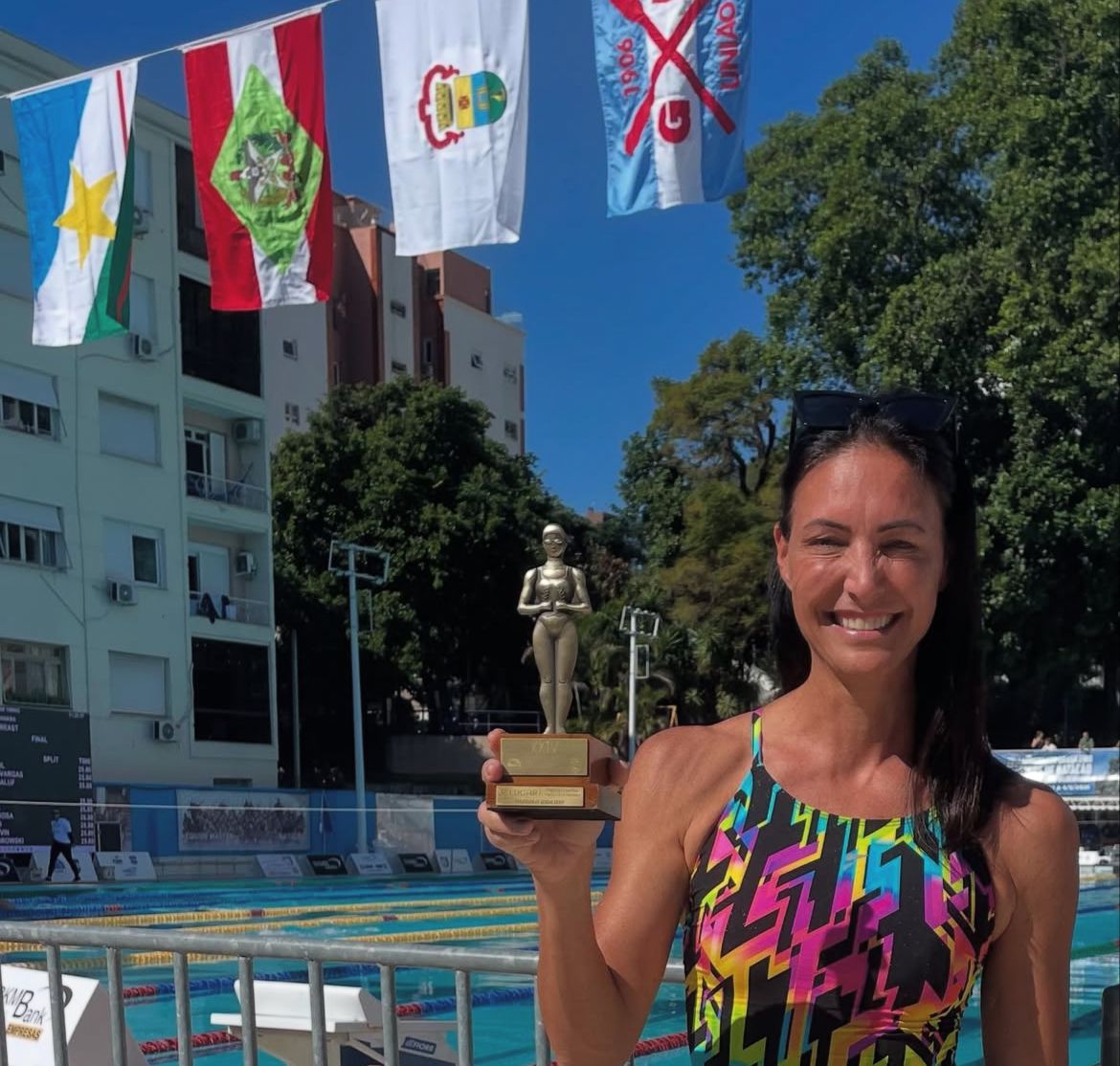 Joseense Fabíola Molina quebra recorde sul-americano e conquista ouro no Brasileiro Master de natação
