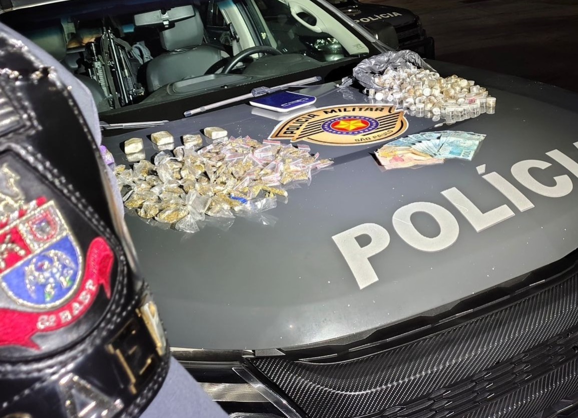 BAEP prende quatro criminosos por tráfico de drogas em São José dos Campos 