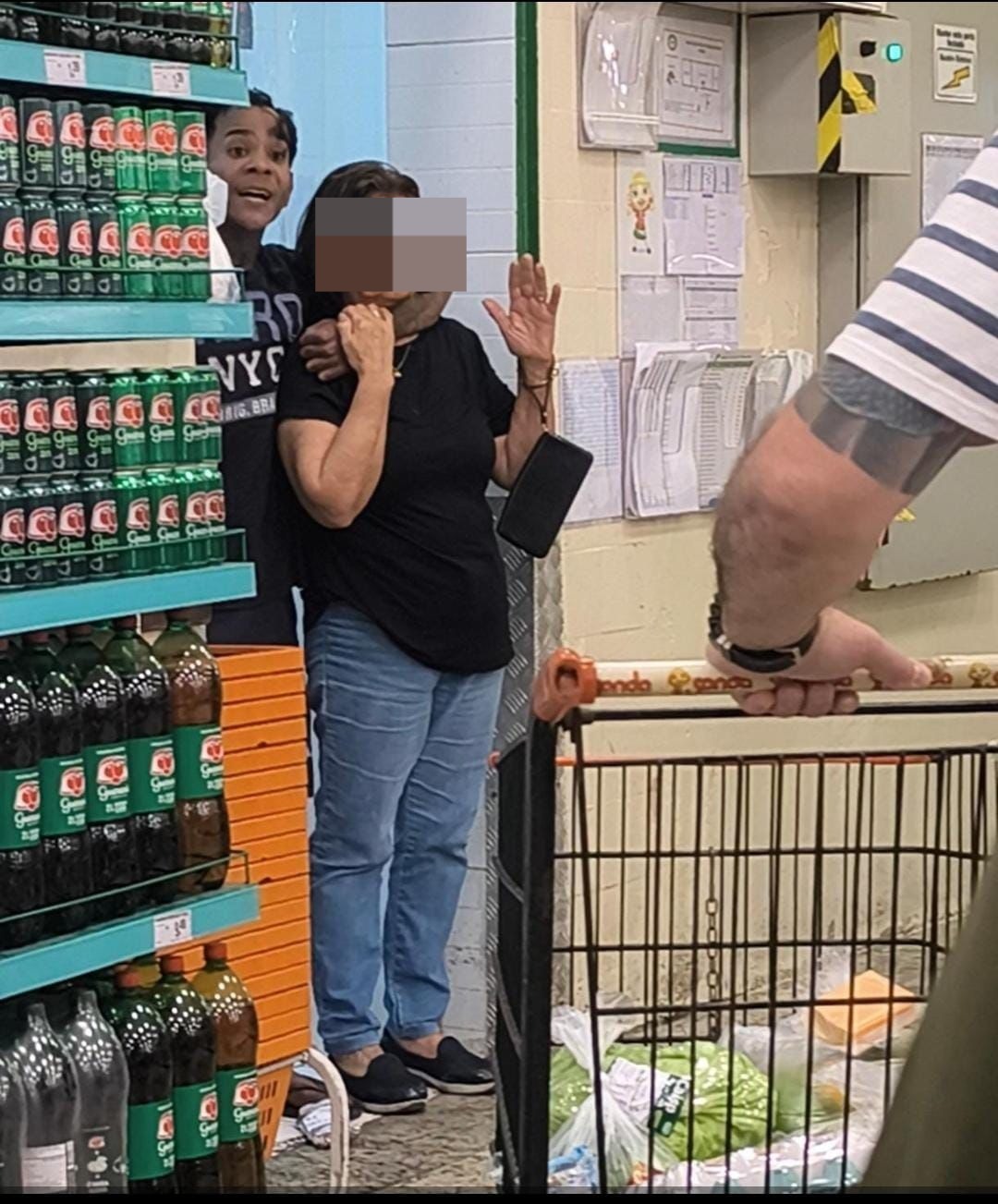 Mulher é feita de refém em supermercado da região central de São José dos Campos