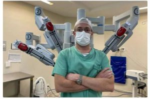 Cirurgia robótica inédita é realizada em São José dos Campos