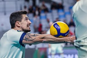 Após defender time da Bulgária, central Victor Babu chega ao Vôlei São José