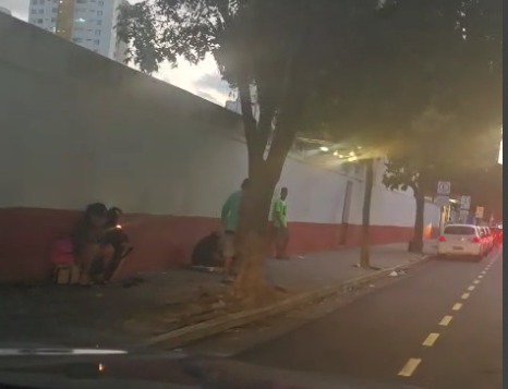 Cracolândia na Travessa César Leite gera insegurança no centro de São José dos Campos