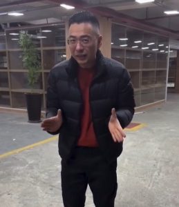Alex Ye anuncia nova loja em São José e gera empregos com salários de até R$ 4 mil