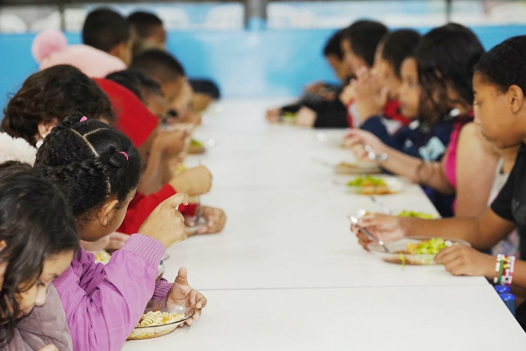 Almoço nas férias: 58 escolas de São José poderão abrir em julho para servir refeições a alunos