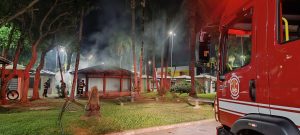 Incêndio em quiosque no centro de Caraguatatuba!