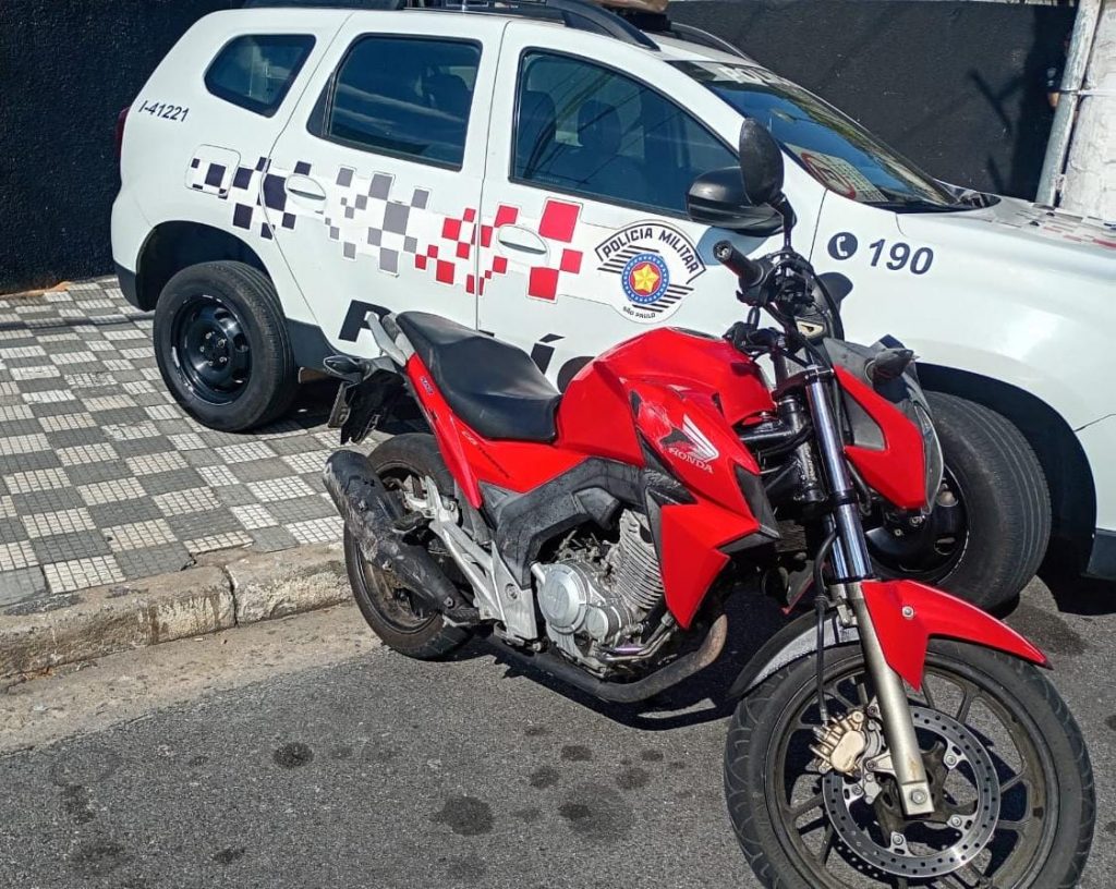 Polícia Militar realiza prisões em Jacareí e apreende veículos dublês durante ações