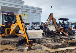 Rompimento de adutora afeta abastecimento de água em 36 bairros de Jacareí neste sábado