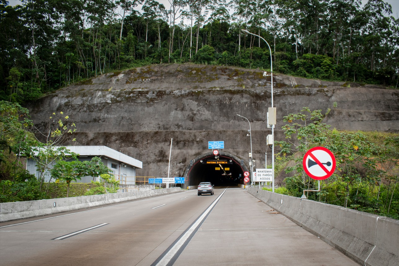 Túneis na Serra Nova da Tamoios são fechados para manutenção 