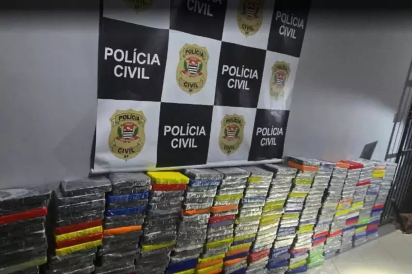 Pai e filho são presos com meia tonelada de cocaína em São Sebastião