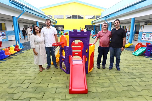 Família Silvério Néri celebra a certificação 5.0 da escola | Foto: Cláudio Vieira/PMSJC 