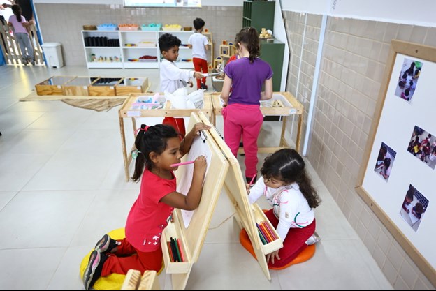 Crianças exploram o Ambiente de Experiências, onde criatividade e aprendizagem andam juntas | Foto: Cláudio Vieira/PMSJC