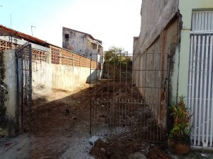 26 toneladas de materiais acumulados retirados em terreno na zona norte