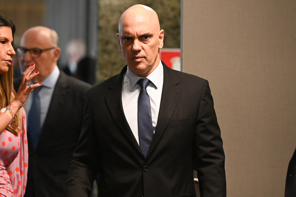 Sanções contra Moraes foram aplicadas pelos EUA sob a Lei Magnitsky, bloqueando bens e proibindo negócios com americanos.