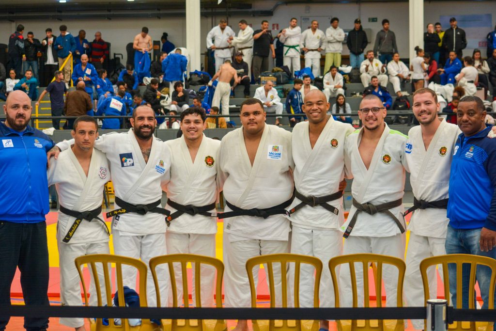 Judô joseense é campeão por equipes no masculino e feminino nos Jogos Regionais