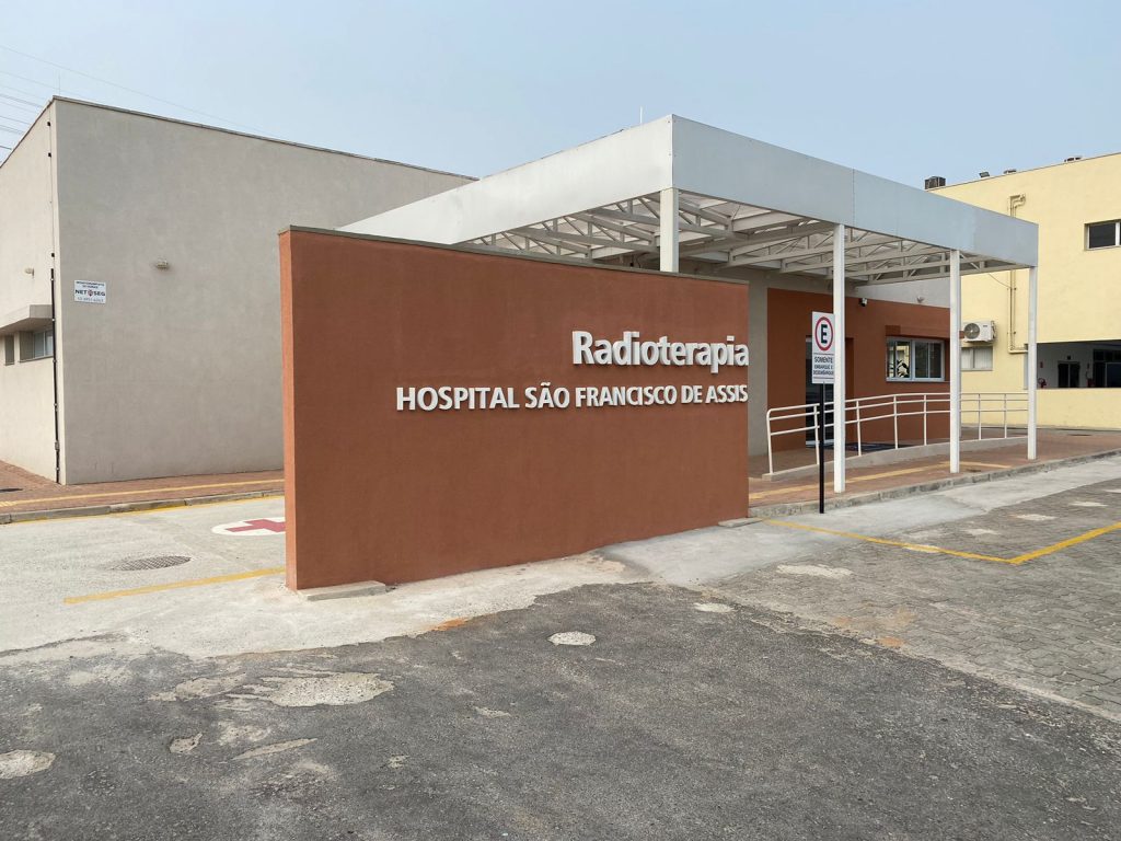 Hospital São Francisco de Jacareí é habilitado para oferecer radioterapia pelo SUS