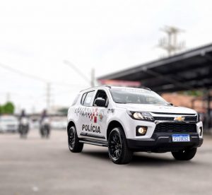 Bebê de 10 meses presa em carro é resgatada pela PM no Jardim das Indústrias