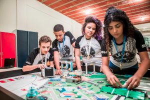Sesi de São José abre 548 vagas gratuitas em cursos de robótica para crianças e adolescentes