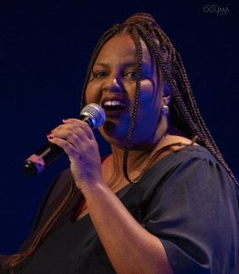Campeã brasileira de karaokê é de Jacareí