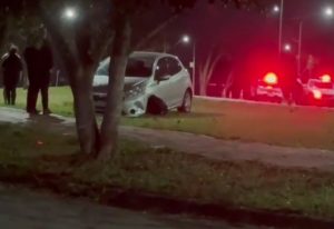 Motociclista de 46 anos morre após colisão com carro