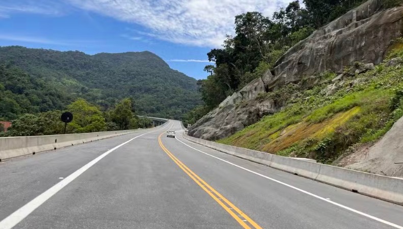 Viaduto de acesso ao Contorno Norte da Tamoios fecha para manutenção