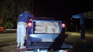 Policial é atropelada e PRF apreende 160kg de cocaína em Lavrinhas
