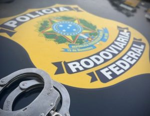 Casal de estrangeiros é preso por furto em Roseira