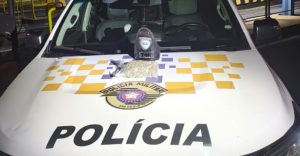 Rumo ao litoral, dupla é presa com 530g de skunk na Carvalho Pinto